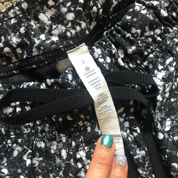 Sold Lululemon Crop Sequin Shimmy Shimmer Pants - Picture 7 of 8